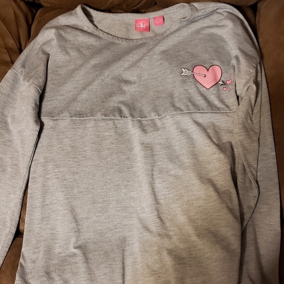 Shirts - Picture 7 of 8